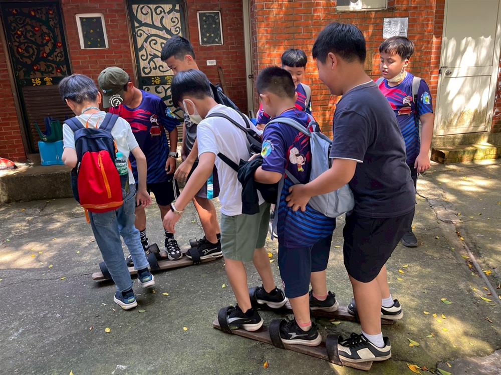 金良興觀光磚廠,宅港國小畢業旅行參訪金良興觀光磚廠